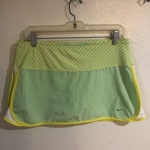 Nike small skirt/skort. Good used condition!